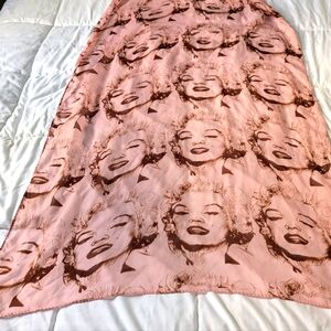 - Chiffon scarf with Marilyn Monroe face. Wearable art. Andy…